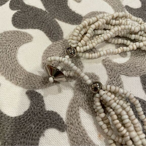 UNBRANDED Multistrand Beaded Necklace Silver / White Statement Piece‎ - Picture 3 of 6
